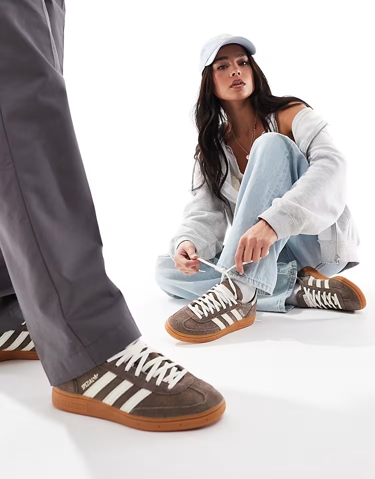 картинка adidas Originals Handball Spezial gum sole trainers от магазина Одежда+