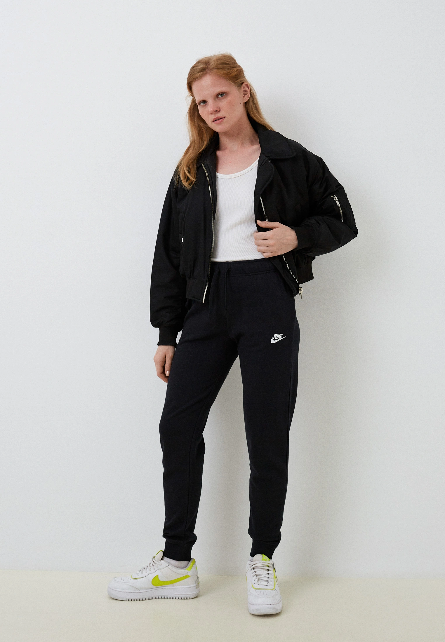 картинка Брюки спортивные Nike Sportswear Club Fleece Wo от магазина Одежда+